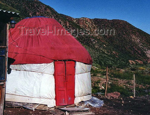 kyrgyzstan13: Kyrgyzstan, Central Asia - yurt dwelling, from the former nomadic life - photo by G.Frysinger  - (c) Travel-Images.com - Stock Photography agency - Image Bank