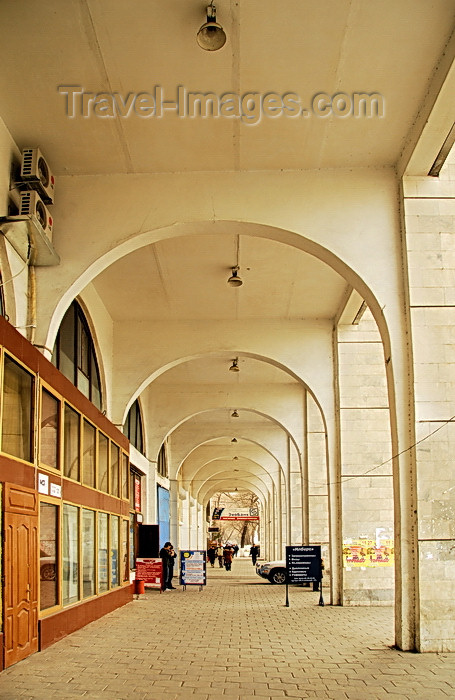 kyrgyzstan42: Bishkek, Kyrgyzstan: under the arcades - Chui avenue, near Ala-Too square - photo by M.Torres - (c) Travel-Images.com - Stock Photography agency - Image Bank