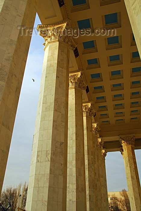 kyrgyzstan68: Bishkek, Kyrgyzstan: Opera and Ballet Theater - under the entablature - Y.Abdrakhmanov street - photo by M.Torres - (c) Travel-Images.com - Stock Photography agency - Image Bank