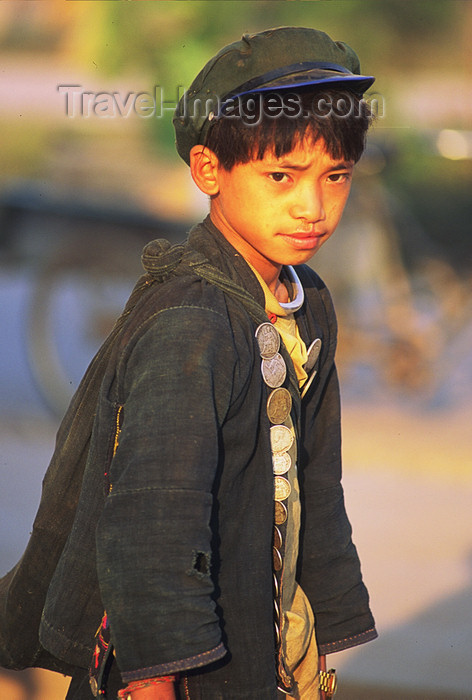 laos100: Laos: a chinese boy working in north Laos - photo by E.Petitalot - (c) Travel-Images.com - Stock Photography agency - Image Bank