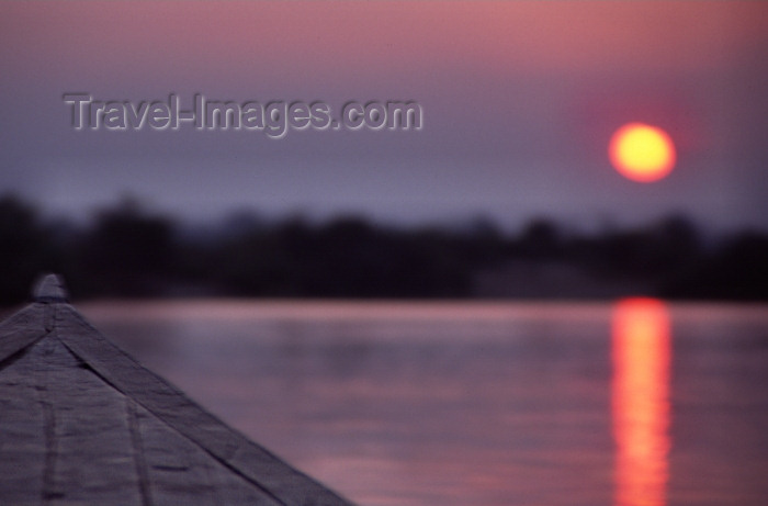 laos13: Laos - Si Phan Don region (4000 islands region): sunset - Mekong river - Laos / Cambodia border - photo by J.Banks - (c) Travel-Images.com - Stock Photography agency - Image Bank