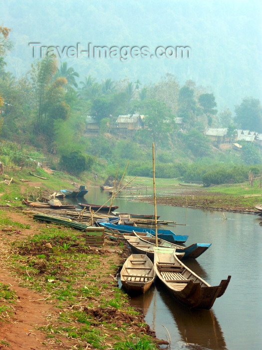 laos35: Laos - Muang Noi / Mong Noi: riverboats - photo by P.Artus - (c) Travel-Images.com - Stock Photography agency - Image Bank