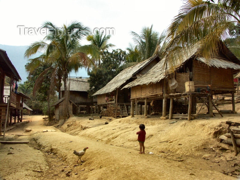 laos42: Laos - Muang Noi: village scene - house on stilts - photo by P.Artus - (c) Travel-Images.com - Stock Photography agency - Image Bank