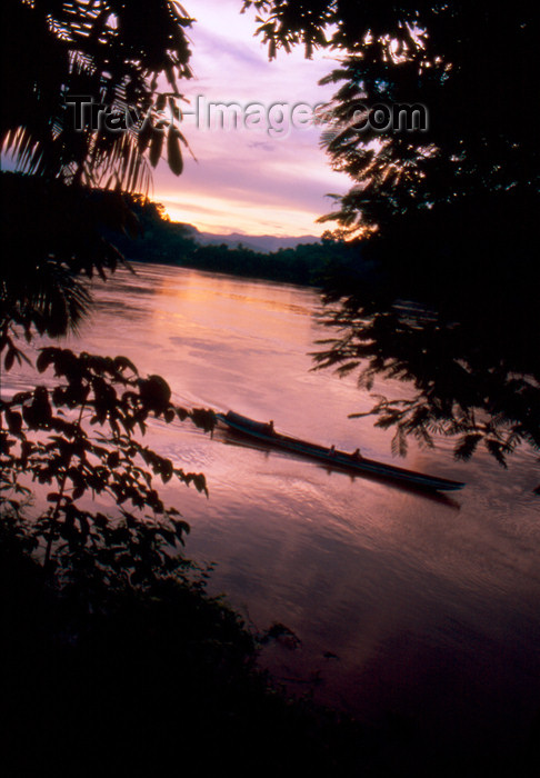 laos51: Laos - Luang Prabang - Boat crossing the Mekong River (photo by K.Strobel) - (c) Travel-Images.com - Stock Photography agency - Image Bank