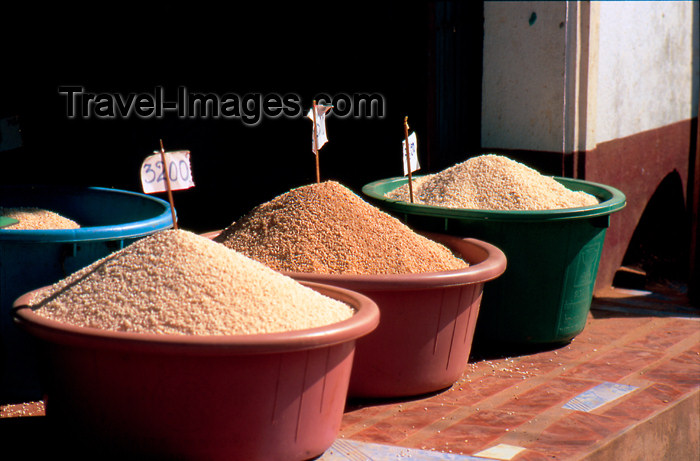 laos54: Laos - Luang Prabang - Different kinds of rice (photo by K.Strobel) - (c) Travel-Images.com - Stock Photography agency - Image Bank