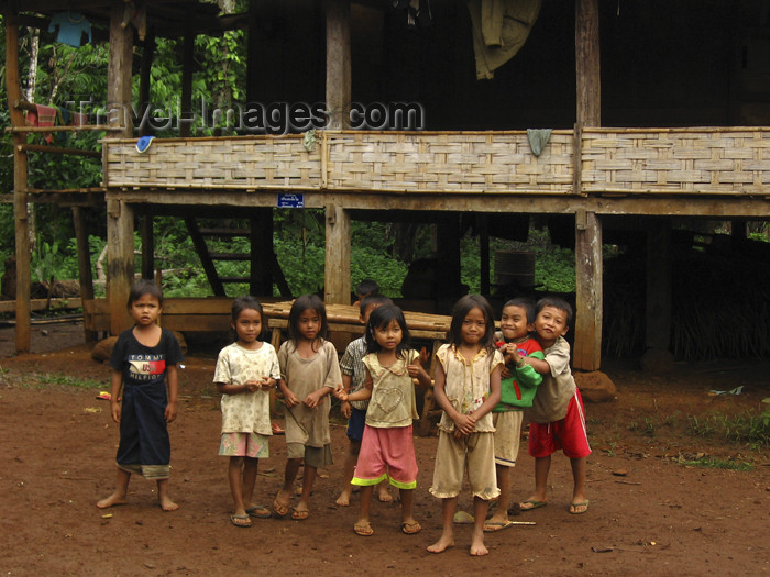 laos78: Laos - Thad Lo: school children - photo by M.Samper - (c) Travel-Images.com - Stock Photography agency - Image Bank