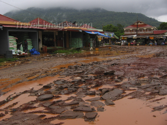 laos79: Laos - Pakxe / Paksé - Champasak province: muddy road - photo by M.Samper - (c) Travel-Images.com - Stock Photography agency - Image Bank