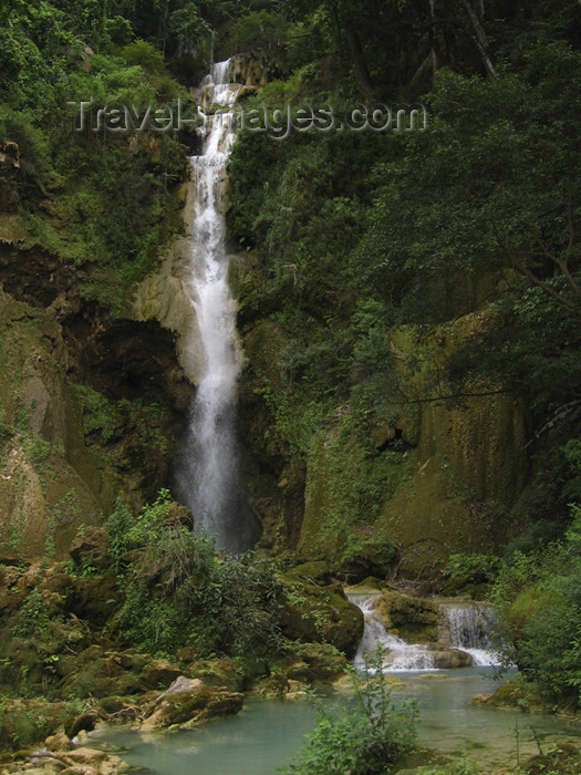 laos81: Kuang Si Falls / Khouang Sy Waterfalls, Luang Prabang province, Laos: falls and pool - photo by M.Samper - (c) Travel-Images.com - Stock Photography agency - Image Bank