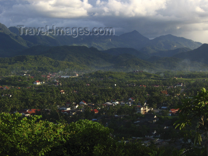 laos84: Laos - Luang Prabang: the valley and the hills (photo by M.Samper) - (c) Travel-Images.com - Stock Photography agency - Image Bank