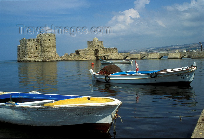 lebanon19: Lebanon / Liban - Sidon / Saida / Zidon - South Governorate: the harbour and the Sea Castle (photo by J.Wreford) - (c) Travel-Images.com - Stock Photography agency - Image Bank