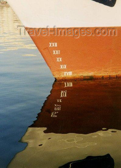 lebanon2: Lebanon / Liban - Beirut: Water Music - boat prow reflcted on the Mediterranean - depth scale (photo by M.Torres) - (c) Travel-Images.com - Stock Photography agency - Image Bank