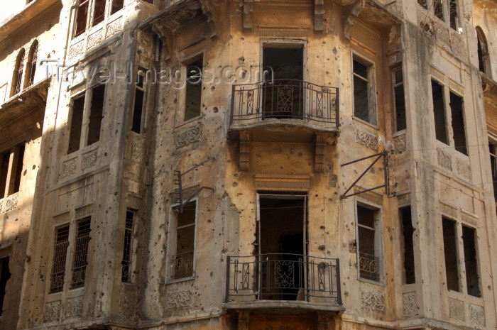 lebanon33: Lebanon / Liban - Beirut: bullet holes (photo by J.Wreford) - (c) Travel-Images.com - Stock Photography agency - Image Bank