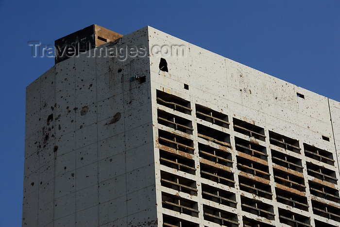lebanon57: Lebanon, Beirut: war damaged Holiday Inn - photo by J.Pemberton - (c) Travel-Images.com - Stock Photography agency - Image Bank