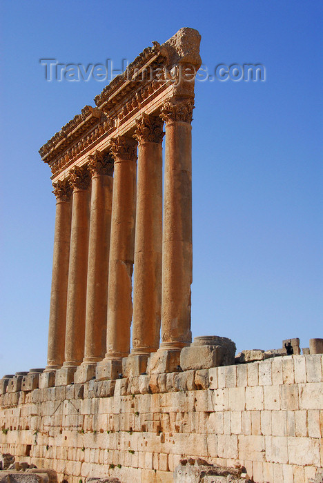 lebanon62: Lebanon, Baalbek: columns from Temple of Jupiter - photo by J.Pemberton - (c) Travel-Images.com - Stock Photography agency - Image Bank