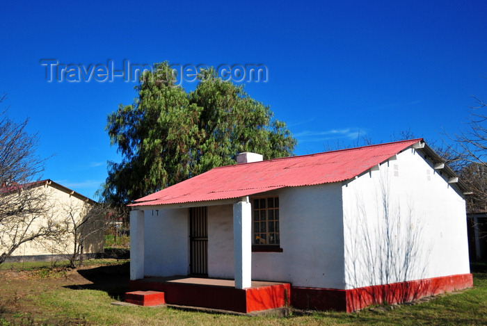 lesotho28: Maseru, Lesotho: old style urban dwelling - photo by M.Torres - (c) Travel-Images.com - Stock Photography agency - Image Bank