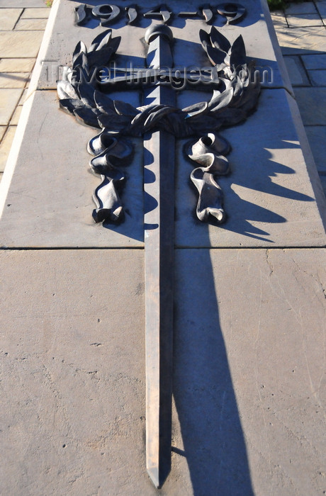 lesotho36: Maseru, Lesotho: sword and laurels for the Basutoland soldiers killed in World War I - War Memorial - Kingsway - photo by M.Torres - (c) Travel-Images.com - Stock Photography agency - Image Bank