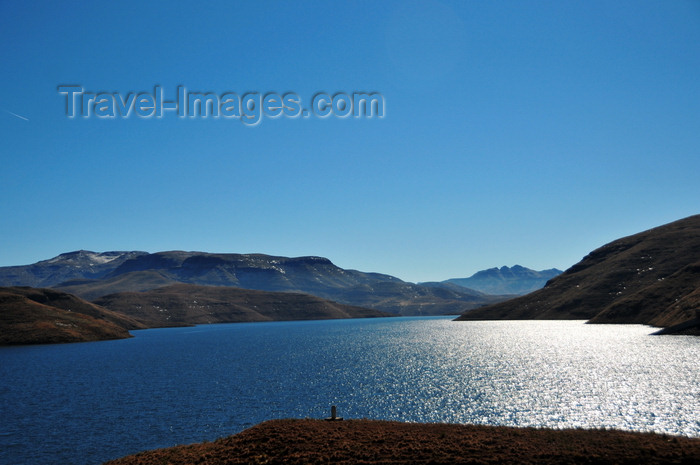 lesotho68: Mohale Dam, Lesotho: view of the reservoir - part of the Lesotho Highlands Water Project, a partnership between the governments of Lesotho and South Africa - Africa's largest dam project - photo by M.Torres - (c) Travel-Images.com - Stock Photography agency - Image Bank