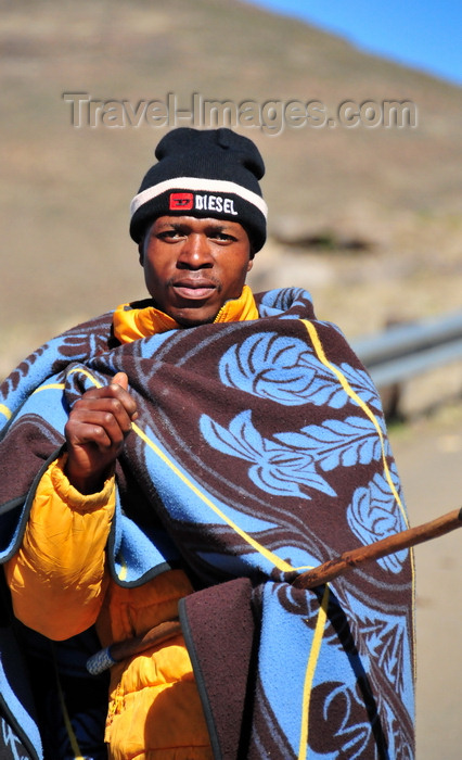 lesotho74: Mohale Dam, Lesotho: shepherd with blanket and woolen hat - photo by M.Torres - (c) Travel-Images.com - Stock Photography agency - Image Bank