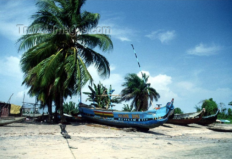 liberia11: Grand Bassa County, Liberia, West Africa: Buchanan - fishing boats on the beach - Waterhouse Bay - Atlantic Ocean - photo by M.Sturges - (c) Travel-Images.com - Stock Photography agency - Image Bank