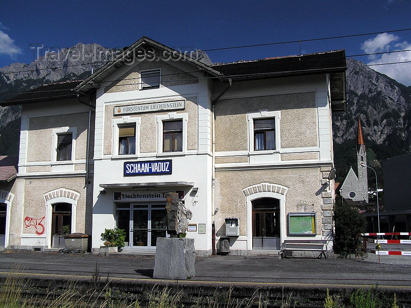 liech41: Liechtenstein - Schaan: Railway station - photo by J.Kaman - (c) Travel-Images.com - Stock Photography agency - Image Bank