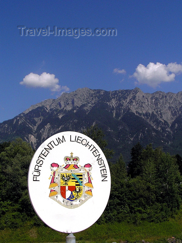 liech50: Liechtenstein / Swiss border - Principality of Liechtenstein sign - Fürstentum Liechtenstein - (c) Travel-Images.com - Stock Photography agency - Image Bank