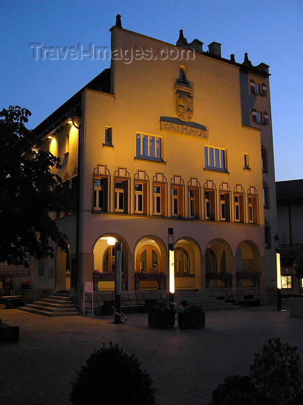 liech62: Liechtenstein - Vaduz: Rathaus / Townhall at night - photo by J.Kaman - (c) Travel-Images.com - Stock Photography agency - Image Bank