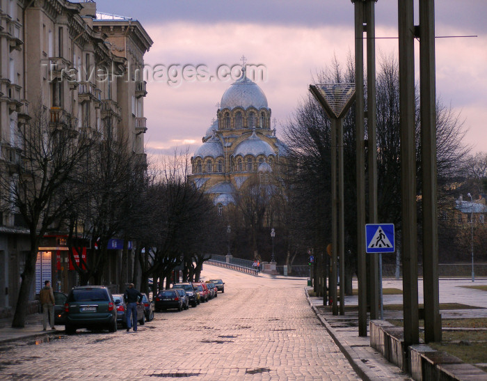 lithuan119: Lithuania - Vilnius: Orthodox church of the Virgin's Apparition - photo by A.Dnieprowsky - (c) Travel-Images.com - Stock Photography agency - Image Bank