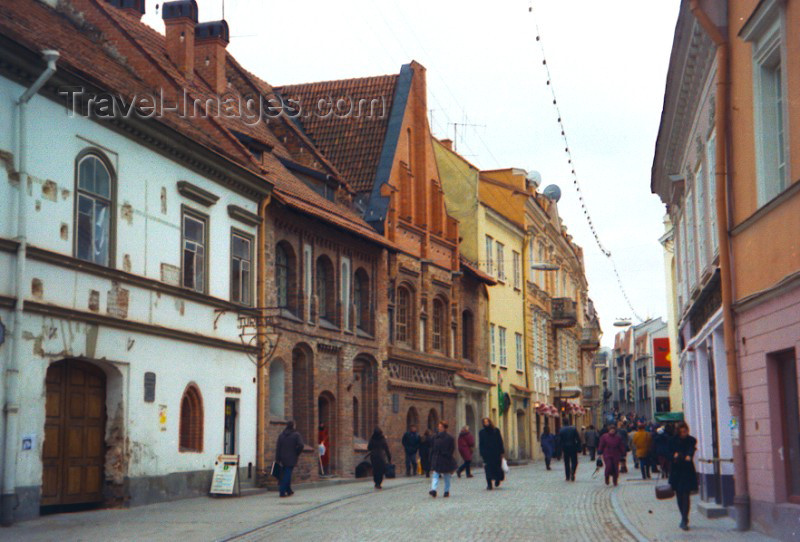 lithuan2: Lithuania - Vilnius: old town - photo by M.Torres - (c) Travel-Images.com - Stock Photography agency - Image Bank