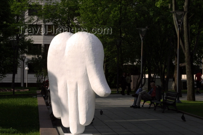 lithuan28: Lithuania - Vilnius: Fatima's hand - photo by A.Dnieprowsky - (c) Travel-Images.com - Stock Photography agency - Image Bank