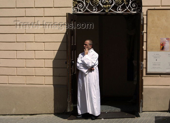 lithuania108: Lithuania - Vilnius: Catholic priest - photo by A.Dnieprowsky - (c) Travel-Images.com - Stock Photography agency - Image Bank