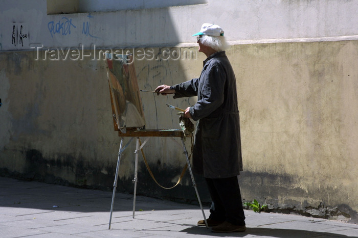 lithuania109: Lithuania - Vilnius: painter - photo by A.Dnieprowsky - (c) Travel-Images.com - Stock Photography agency - Image Bank