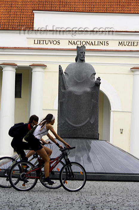lithuania153: Lithuania - Vilnius: Lithuanian national museum - cyclists and Mindaugas, first Grand Duke of Lithuania - photo by Sandia - (c) Travel-Images.com - Stock Photography agency - Image Bank