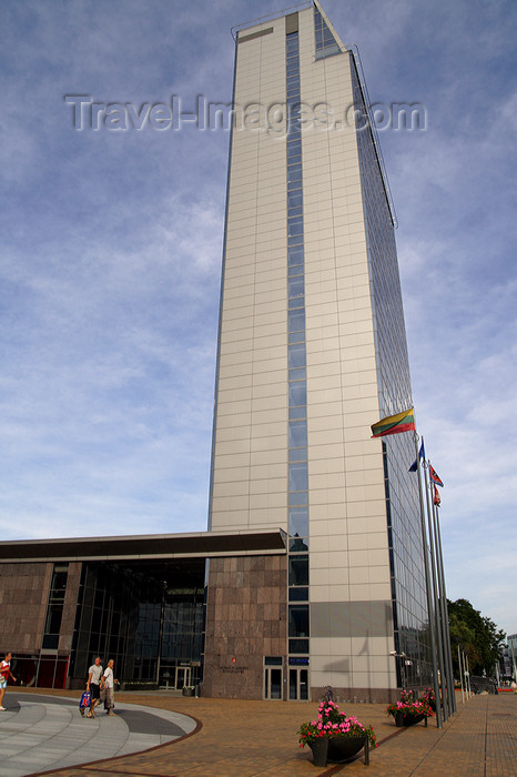 lithuania164: Lithuania - Vilnius: 'Europa' Square - photo by Sandia - (c) Travel-Images.com - Stock Photography agency - Image Bank