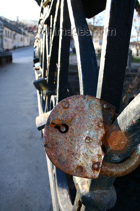 lithuania170: Lithuania - Vilnius: Bridge of Uzupis - tradition of putting padlocks on the bridge when getting mariied - photo by Sandia - (c) Travel-Images.com - Stock Photography agency - Image Bank