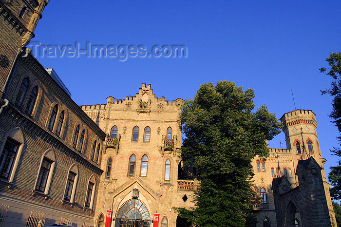 lithuania182: Lithuania - Vilnius: brick architecture - photo by Sandia - (c) Travel-Images.com - Stock Photography agency - Image Bank