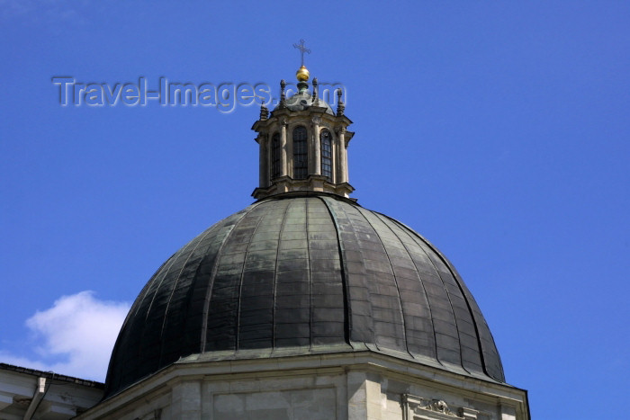 lithuania69: Lithuania - Vilnius: Cathedral of the Three Saints and its Belfry - statue in niche - Arkikatedra Bazilika - photo by A.Dnieprowsky - (c) Travel-Images.com - Stock Photography agency - Image Bank