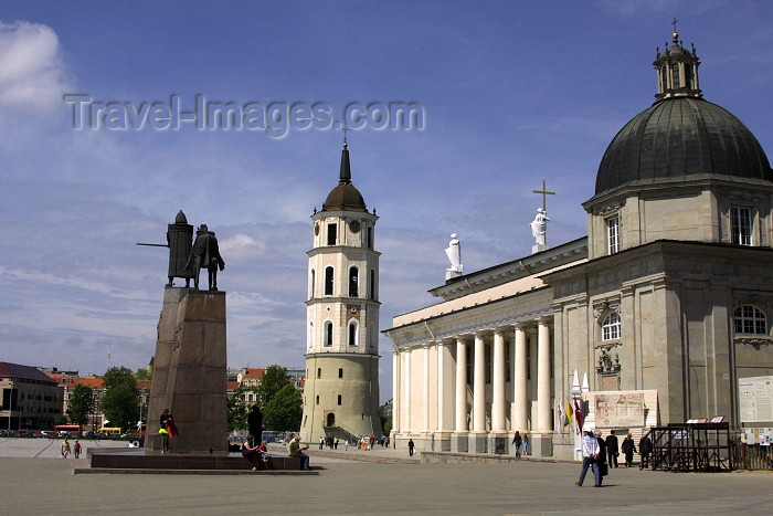 lithuania73: Lithuania - Vilnius / Wilno / Vilna : Cathedral - Basilica - Cathedral of the Three Saints and its Belfry - Vilnius Historic Centre - Unesco world heritage site - photo by A.Dnieprowsky - (c) Travel-Images.com - Stock Photography agency - Image Bank