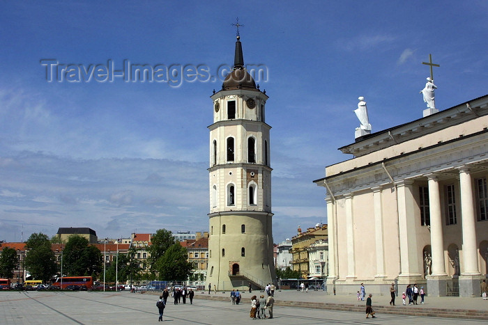 lithuania74: Lithuania - Vilnius: Cathedral - Basilica - Cathedral of the Three Saints and its Belfry - Vilnius Historic Centre - Unesco world heritage site - Arkikatedra - photo by A.Dnieprowsky - (c) Travel-Images.com - Stock Photography agency - Image Bank