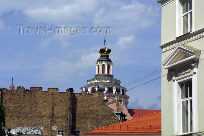 lithuania83: Lithuania - Vilnius: dome of St. Casimir's Jesuit Church - Vilnius' oldest Baroque church - St Kazimieras - dedicated to Lithuania's patron saint, Prince Casimir Jagiellon -Svento Kazimiero baznycia- former Museum of Atheism and History of Religion - photo by A.Dnieprowsky - (c) Travel-Images.com - Stock Photography agency - Image Bank