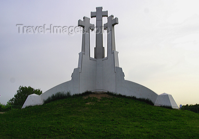 lithuania92: Lithuania - Vilnius: Hill of three crosses - Mountain Park - photo by Sandia - (c) Travel-Images.com - Stock Photography agency - Image Bank