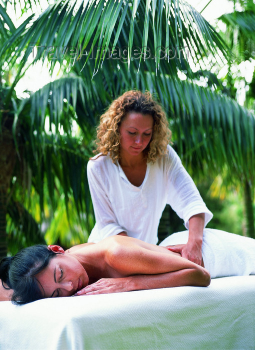 lord-howe3: Lord Howe island: massage at Arajilla resort - photo by R.Eime  - (c) Travel-Images.com - Stock Photography agency - Image Bank