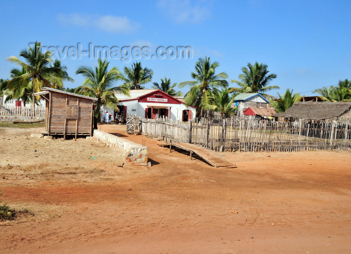 madagascar102: Morondava - Menabe, Toliara province, Madagascar: improvised church - photo by M.Torres - (c) Travel-Images.com - Stock Photography agency - Image Bank