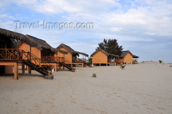 madagascar113: Morondava - Menabe, Toliara province, Madagascar: bungalows on the beach - Nosy Kely peninsula - photo by M.Torres - (c) Travel-Images.com - Stock Photography agency - Image Bank