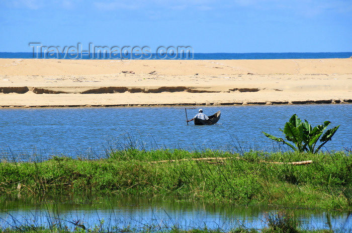 madagascar181: RN5, Mahatsara, Atsinanana region,Toamasina Province, Madagascar: beach and canoe - Indian Ocean inlet near the Onibe river estuary - photo by M.Torres - (c) Travel-Images.com - Stock Photography agency - Image Bank