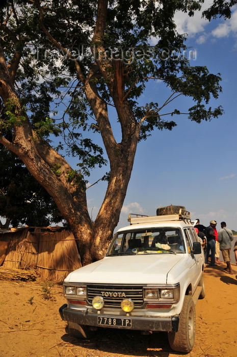 madagascar222: Tsimafana, Belo sur Tsiribihina,  Menabe Region, Toliara Province, Madagascar: Toyota 4WD waits for a ferry - photo by M.Torres - (c) Travel-Images.com - Stock Photography agency - Image Bank