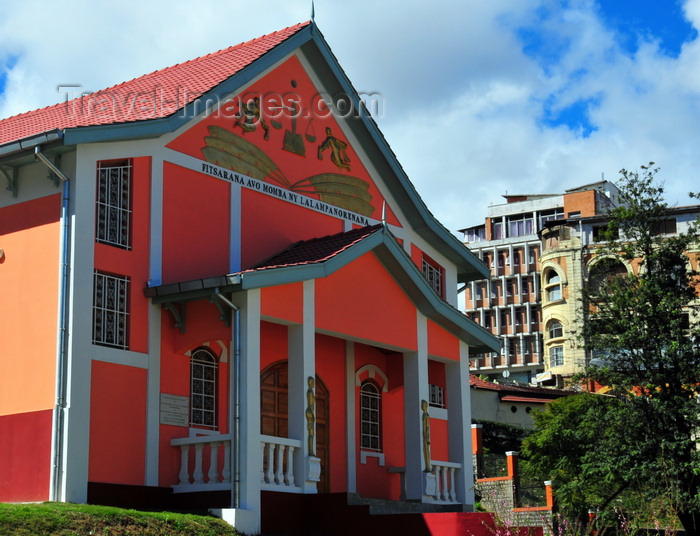 madagascar333: Antananarivo / Tananarive / Tana - Analamanga region, Madagascar: decorated façade of the Supreme Court - Fitsarana momba ny Lalampanorenana - Cour Suprême - photo by M.Torres - (c) Travel-Images.com - Stock Photography agency - Image Bank