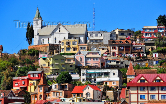 madagascar336: Antananarivo / Tananarive / Tana - Analamanga region, Madagascar: church perched on a hill - houses on the slope - Haute-Ville - photo by M.Torres - (c) Travel-Images.com - Stock Photography agency - Image Bank