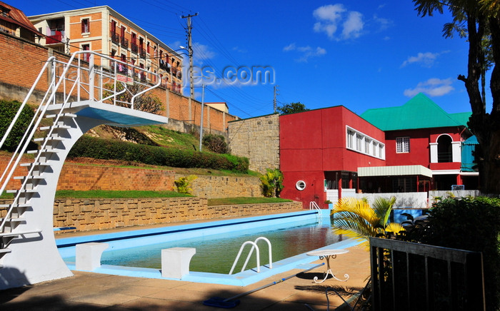 madagascar341: Antananarivo / Tananarive / Tana - Analamanga region, Madagascar: pool and restaurant at a colonial leisure complex - ACSA - Amical culturel et sportif d'Ambohidahy - Jean Ralaimongo road - Ambohidahy - photo by M.Torres - (c) Travel-Images.com - Stock Photography agency - Image Bank