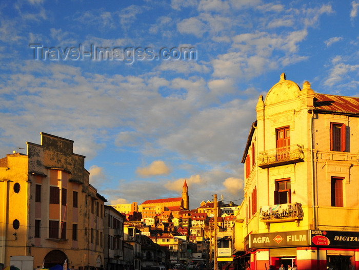 madagascar354: Antananarivo / Tananarive / Tana - Analamanga region, Madagascar: Rue Rabefiraisana, corner with Ave 26 Juin 1960 - Faravohitra church in the background - photo by M.Torres - (c) Travel-Images.com - Stock Photography agency - Image Bank