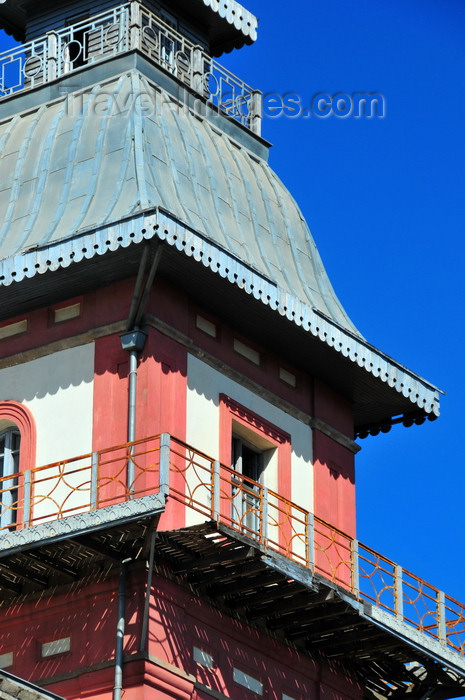 madagascar377: Antananarivo / Tananarive / Tana - Analamanga region, Madagascar: balcony of the Palais de Andafiavaratra - built by William Pool for prime minister Rainilaiarivony - Rue Ravelojaona - photo by M.Torres - (c) Travel-Images.com - Stock Photography agency - Image Bank